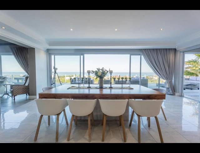4 BEDROOM HOUSE FOR SALE IN CANNON ROCKS